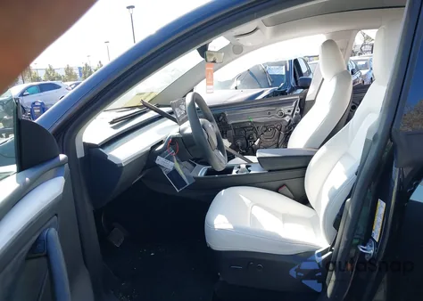 2024 Tesla Model Y Long Range Dual Motor All-Wheel Drive/Rwd из США, поврежденный, VIN 7SAYGDED0RF102126